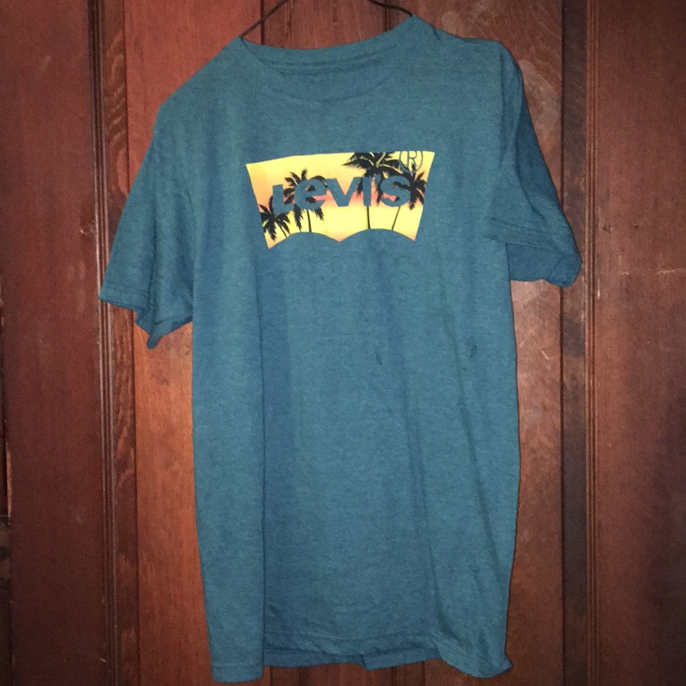 levis tee